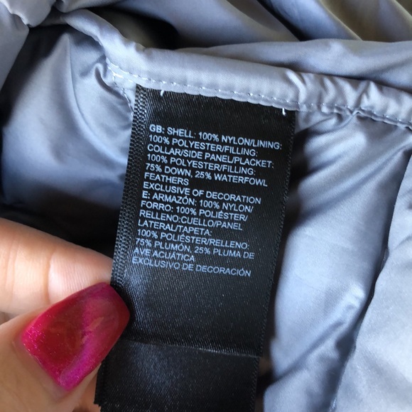 THE NORTH FACE White 550 Goose Down Aconcagua Vest - Picture 13 of 16